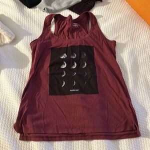 Old navy graphic tank